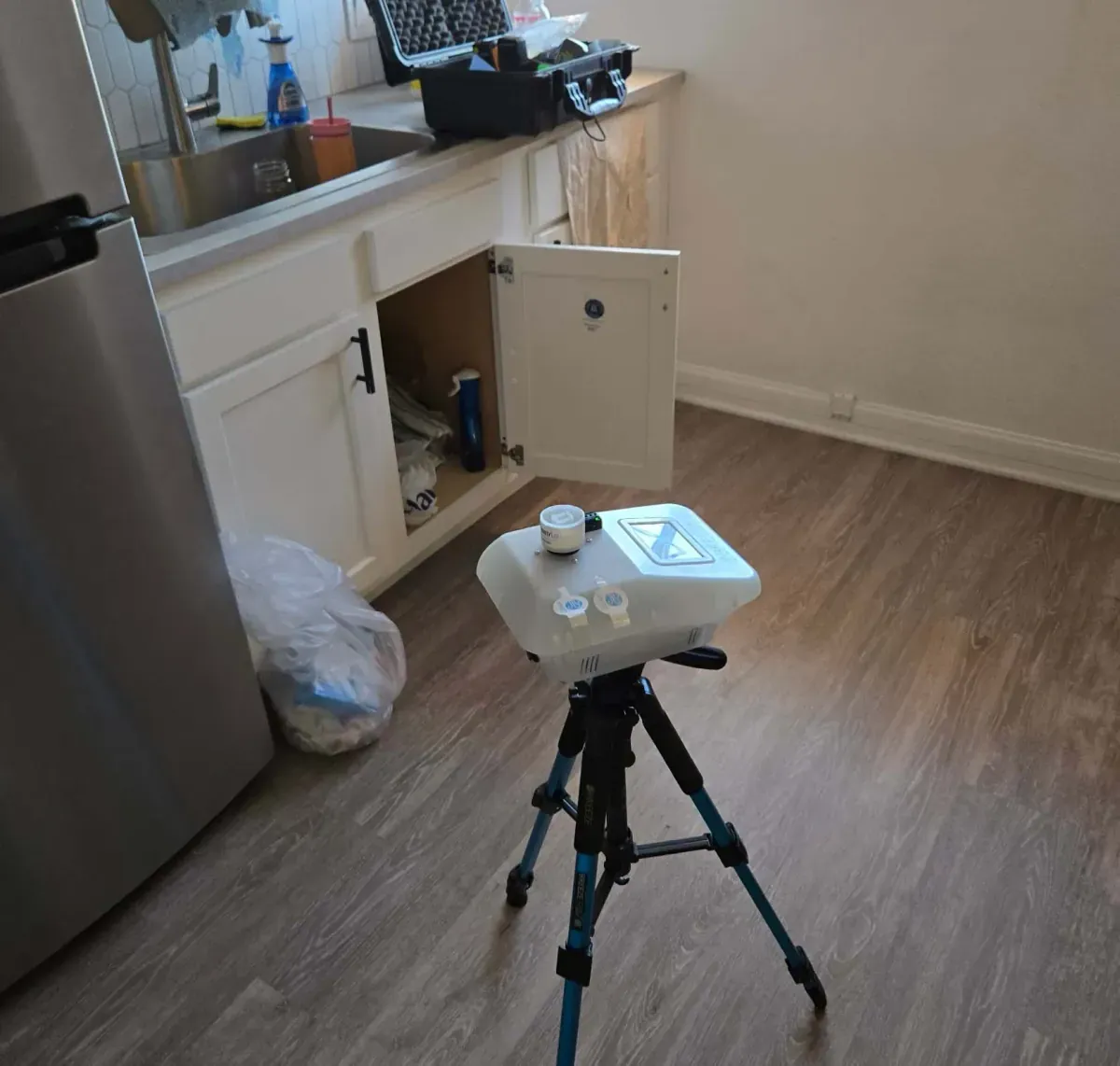 Mold air testing with spore trap sampling equipment